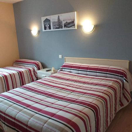 Hotel Le Lion D'Or Salbris Eksteriør bilde